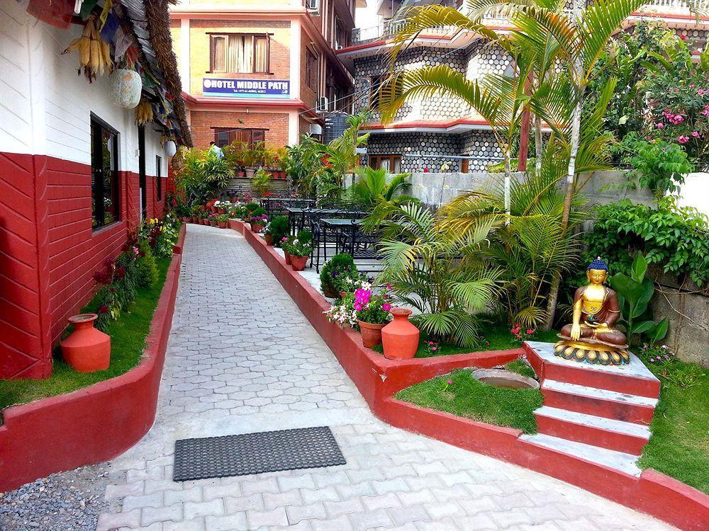 Hotel Middle Path & Spa Pokhara Exterior photo